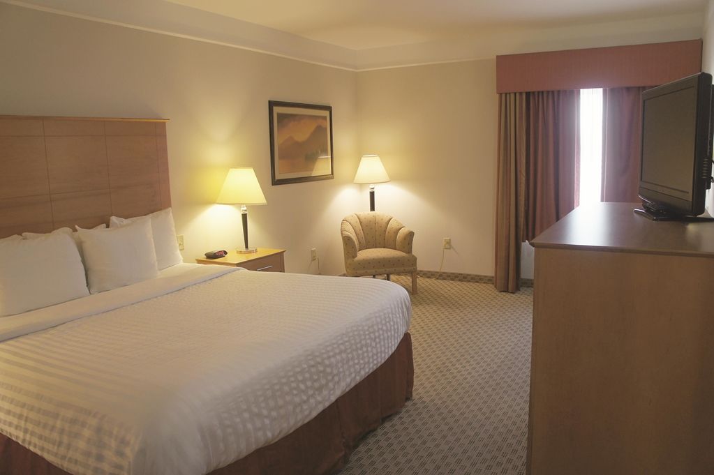 Baymont Inn & Suites Brenham Quarto foto